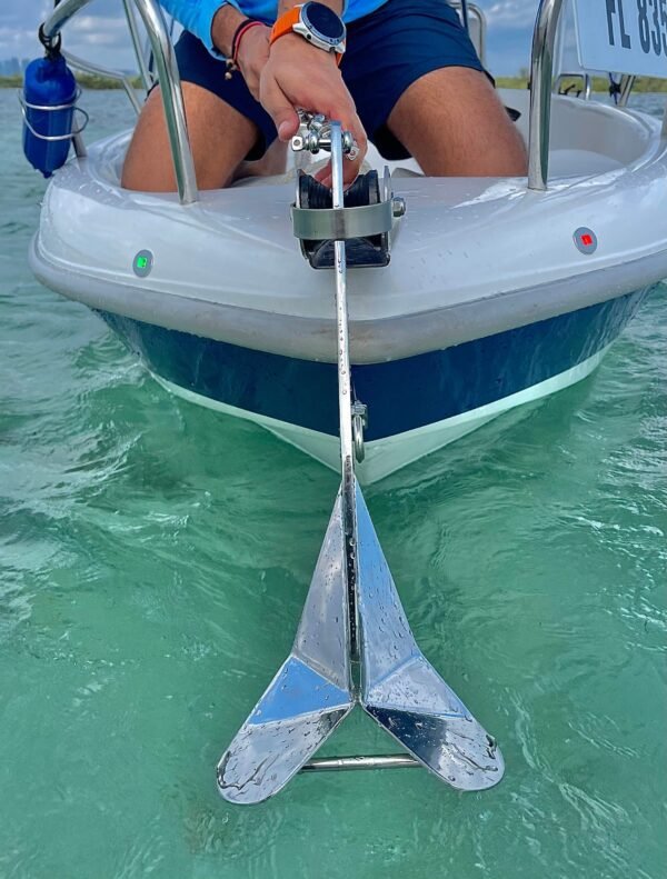 Self Launching Anchor Roller